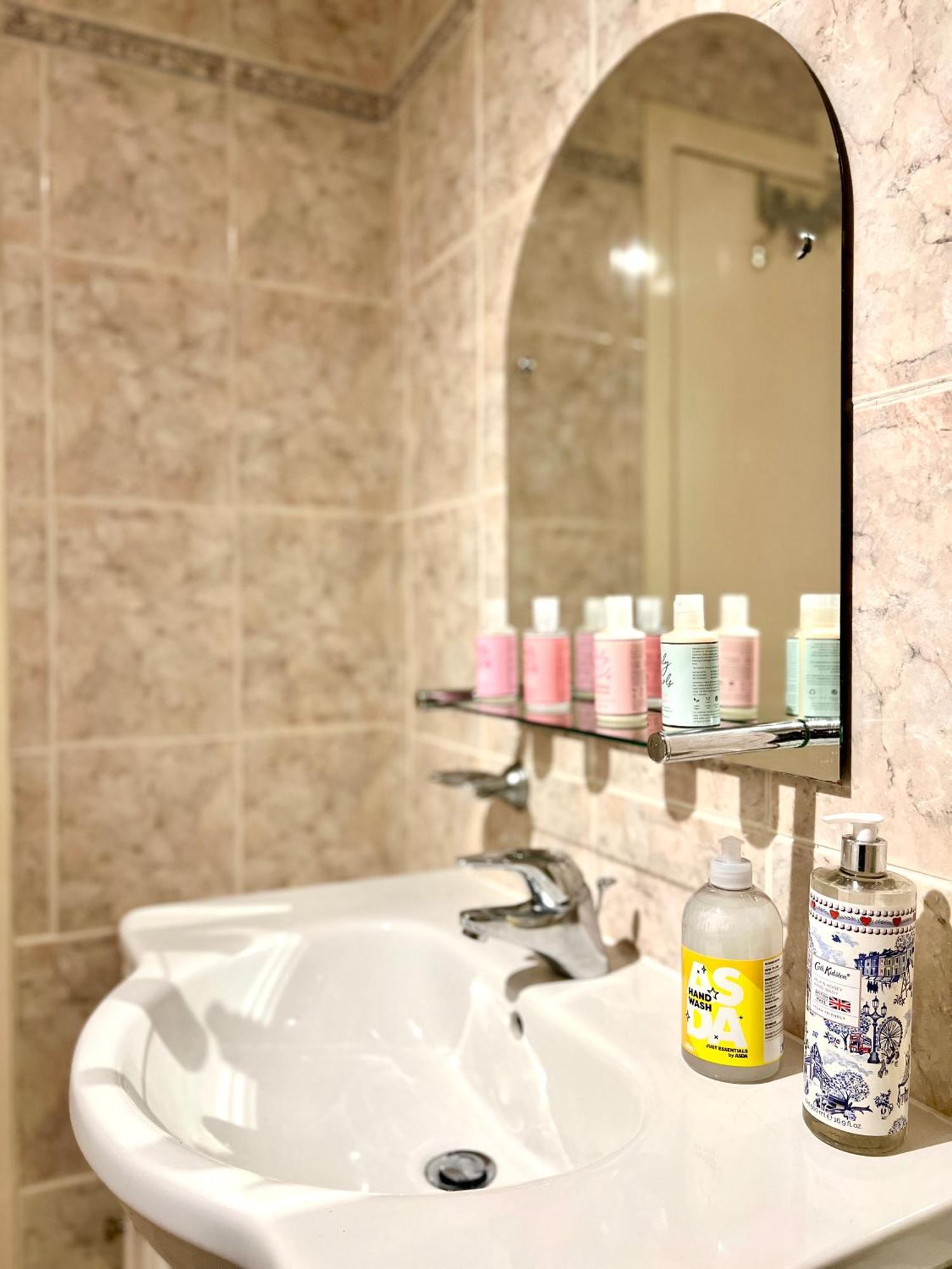 דירות גלאזגו Ground Floor Flat With Free Parking & Wifi מראה חיצוני תמונה